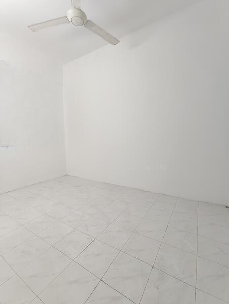 Eden Seaview Condominium - 4