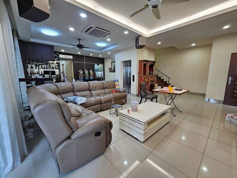 Twin Palms @ Sungai Long - 1