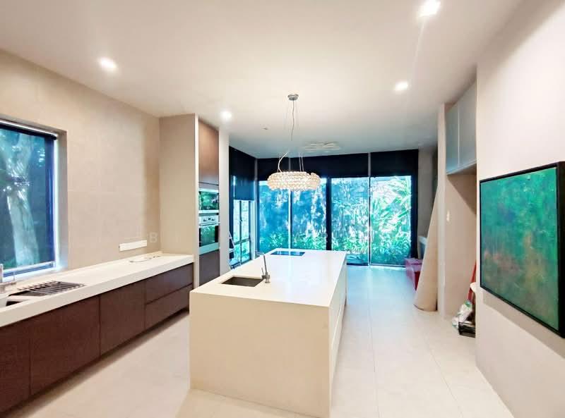 Banyan Close - 2