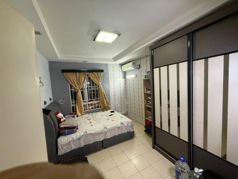 Plaza Metro Prima - 5