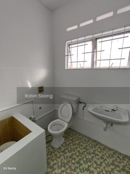 Bendahara/Bukit China - 2 Storey Terrace - 5