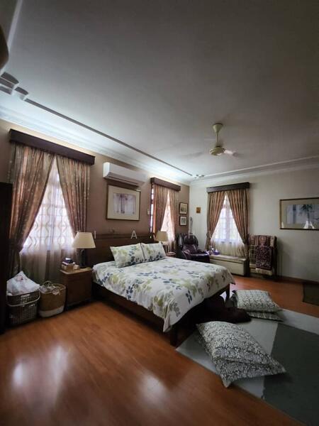 Guarded Row, Damansara Heights - 5