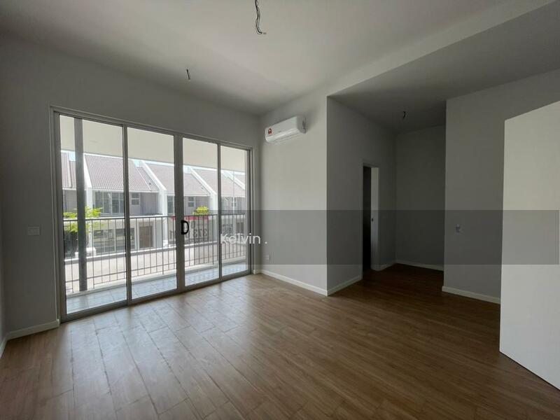 2 Sty Teres Taman Sari Dahlia Brdb Kota Emerald Bandar Country Homes Anggun Rawang - 4