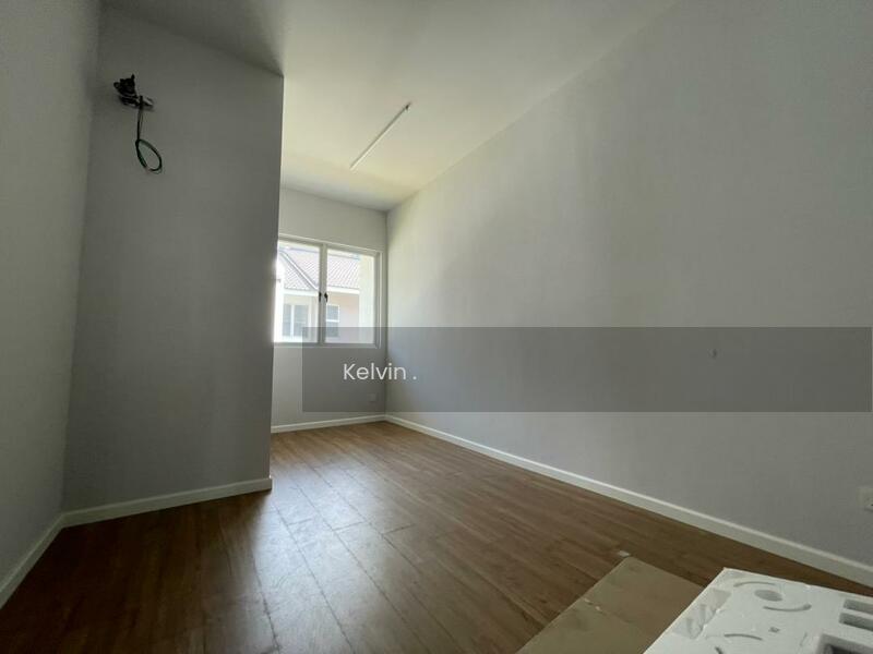 2 Sty Teres Taman Sari Dahlia Brdb Kota Emerald Bandar Country Homes Anggun Rawang - 2