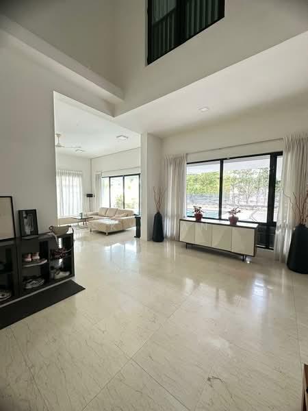 Noble Park Grand Pool Villas East Ledang - 4