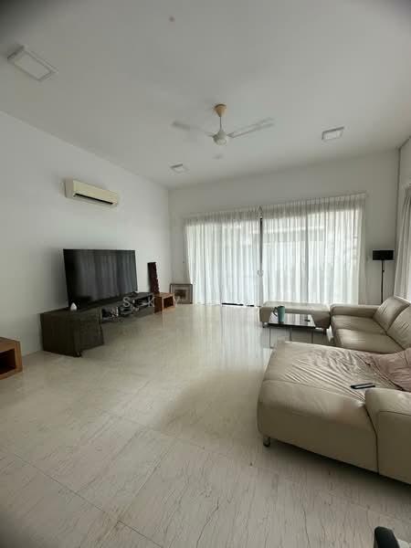 Noble Park Grand Pool Villas East Ledang - 5