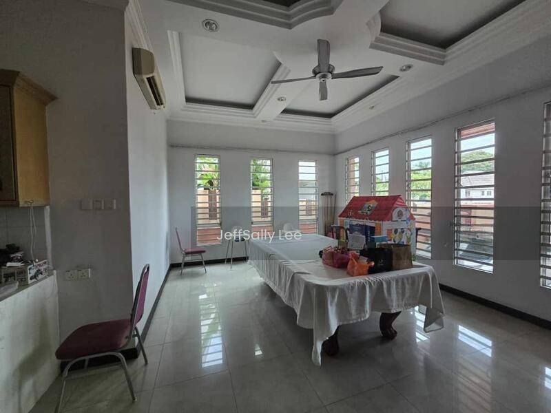Bungalow at SS19 - 3