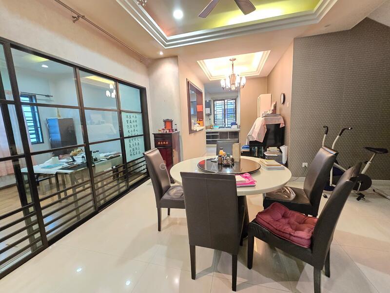 Ruby, Putra Avenue - 1