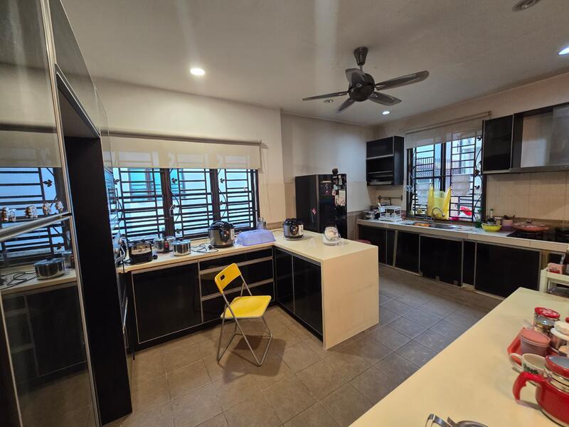 Ruby, Putra Avenue - 2