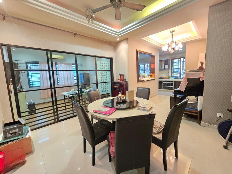 Ruby, Putra Avenue - 4