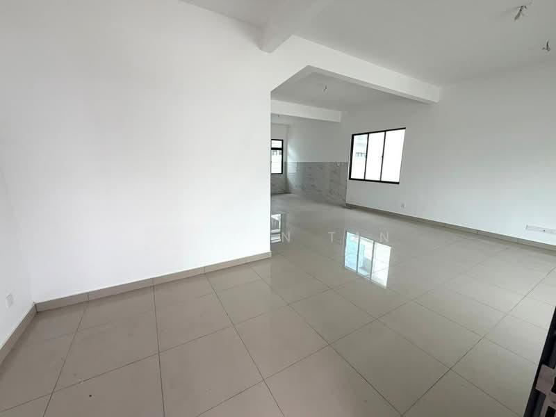 Taman Austin Duta - 4