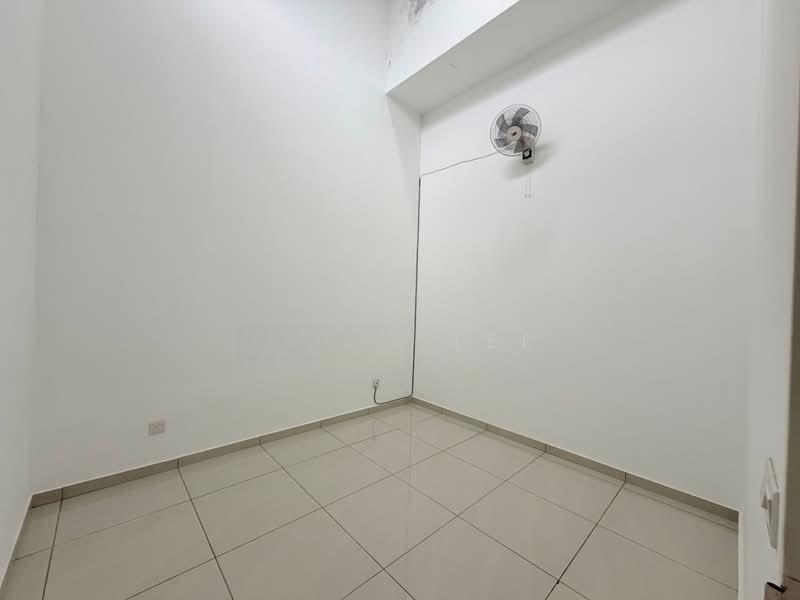 26th Avenue, Bukit Indah - 4