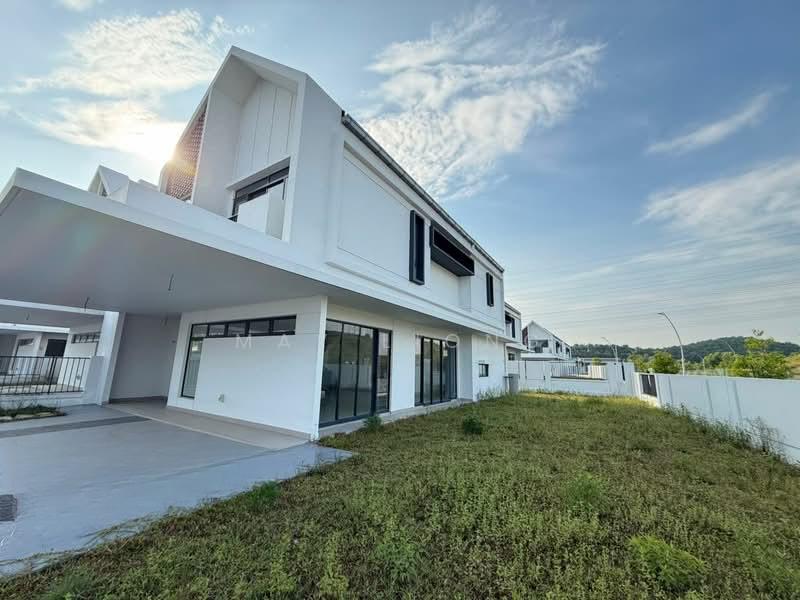 The Eighth, Elmina Green - 1