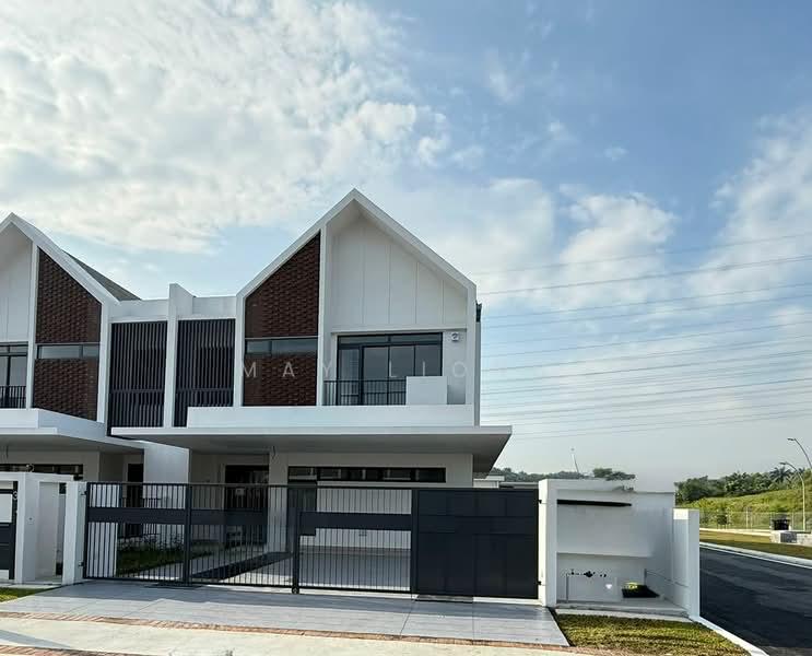 The Eighth, Elmina Green - 2