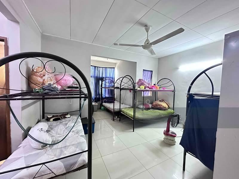 Taman puchong utama - 4