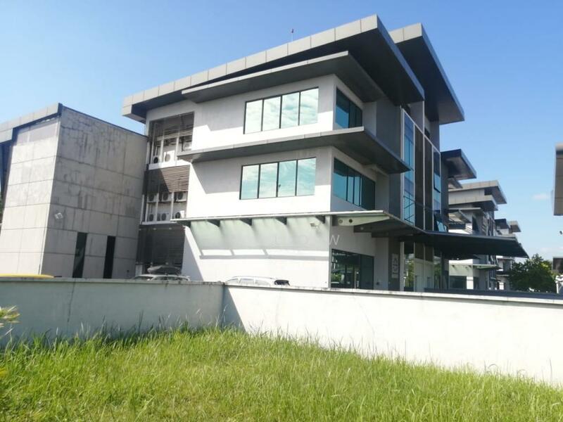 Bukit Jelutong Business And Technology Centre - 1