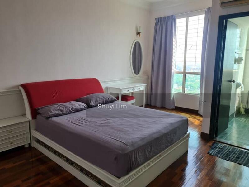 Gurney Beach Resort - 3