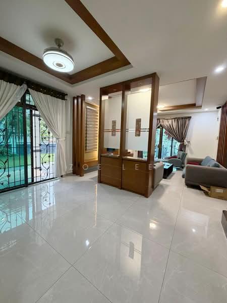 Taman Mount Austin - 4