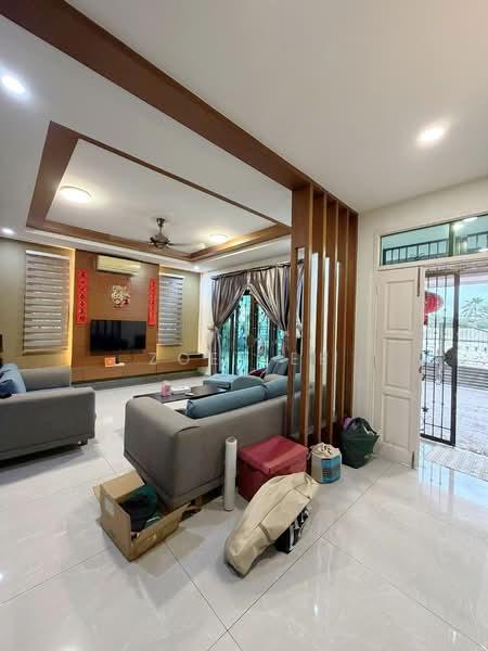 Taman Mount Austin - 3