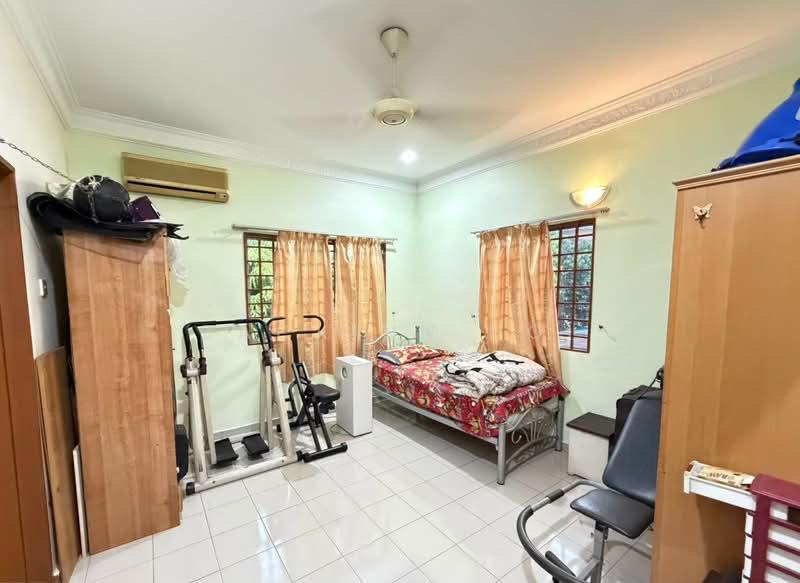 Partly Renovated & Fully Extended 2 Sty Semi D Kampung Jawa Klang - 4