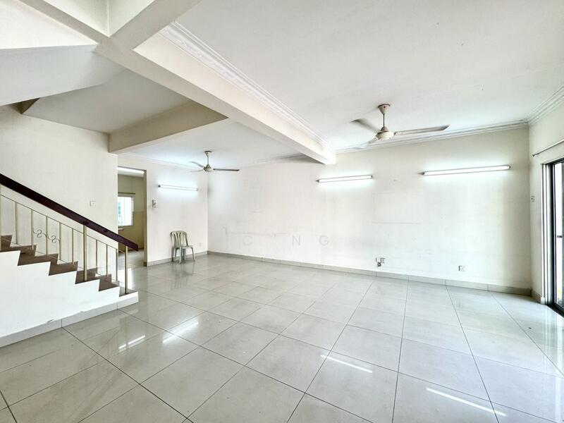 Puchong Utama 1 Double Storey House For Sale. - 2