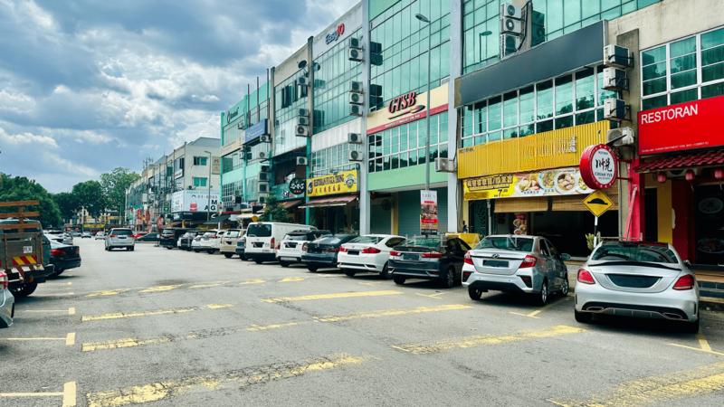 2 Adjoining Shop @ Bandar Puteri , Facing Main Road & High Explosure - 4