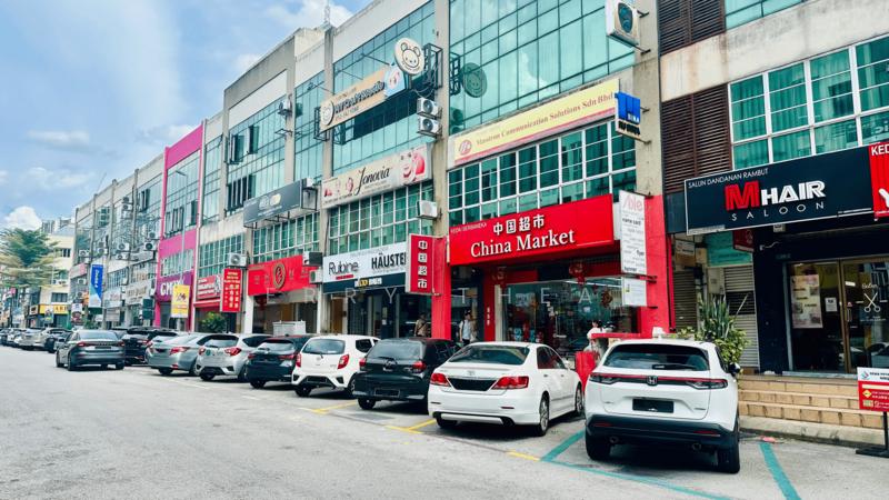 2 Adjoining Shop @ Bandar Puteri , Facing Main Road & High Explosure - 1