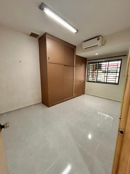 Taman Johor Jaya - 4