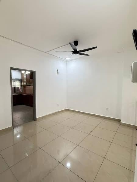 Taman Mount Austin - 4