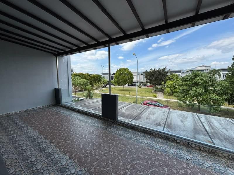 Luxury Super Long Semi Detached House - Gated Guarded - 2