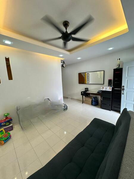 Taman Pinggiran Indah - 1