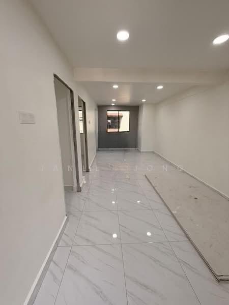 Flat Taman Ungku Tun Aminah - 3