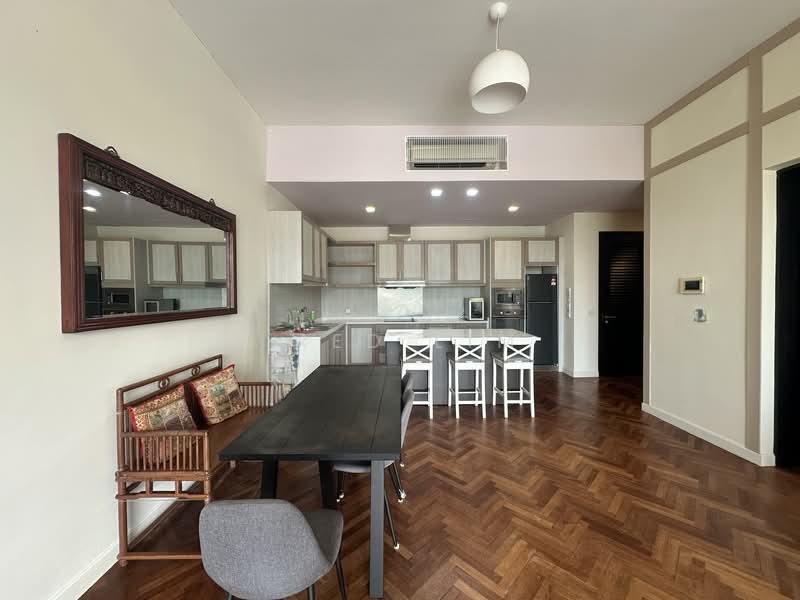 Quayside Seafront Resort Condominiums - 1