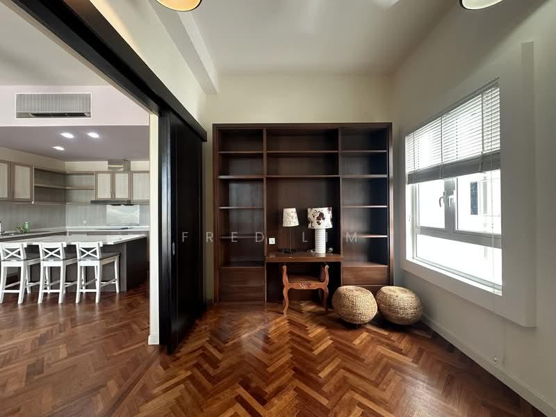 Quayside Seafront Resort Condominiums - 4