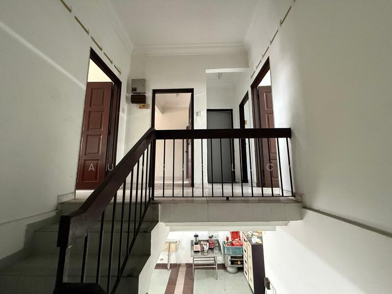 Taman Johor Jaya - 4