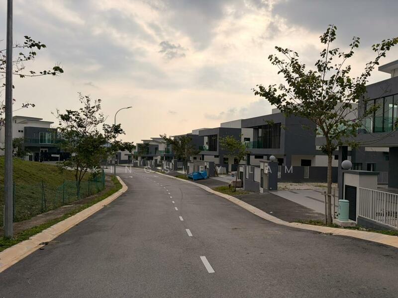 Brand New Corner 2 Sty Bungalow Mon't Jade Seremban - 1