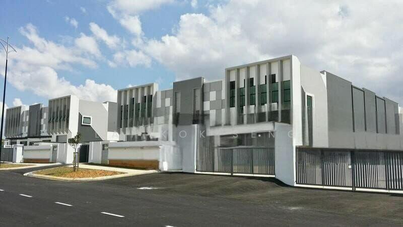 1.5 Storey Corner Cluster Factory @ Eco Business Park 1, Kempas, Johor - 1