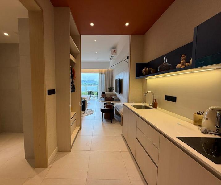 Aris Tower @ The Peninsula - 4