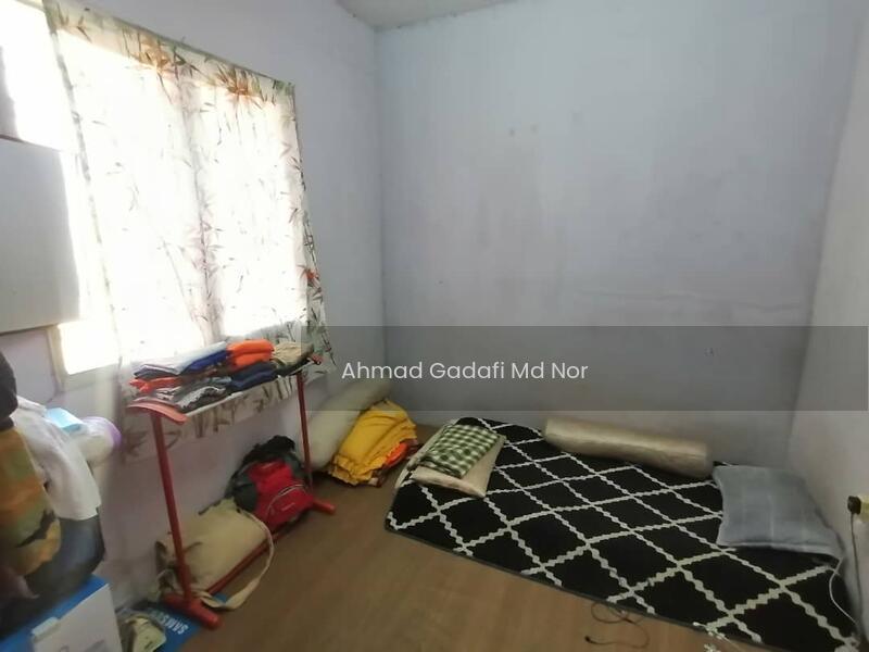 Apartment Taman Sungai Besi, Kuala Lumpur Blok 8 Tingkat 3 - 4