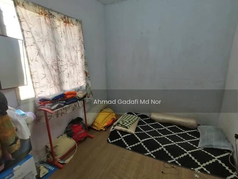 Apartment Taman Sungai Besi, Kuala Lumpur Blok 8 Tingkat 3 - 5