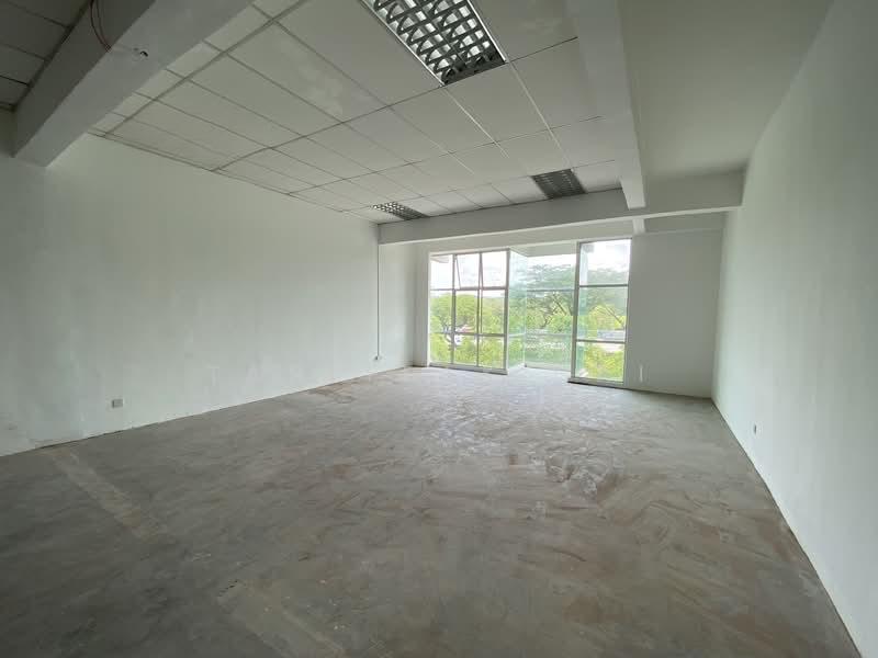 Pusat Perdagangan Danga Utama - 3