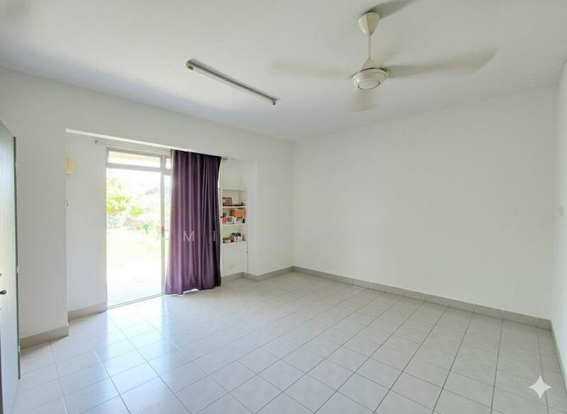 Taman Puncak Jalil - 4