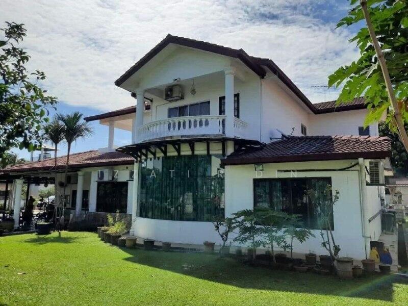 Corner Lot Bungalow in Bandar Baru Bangi - 5