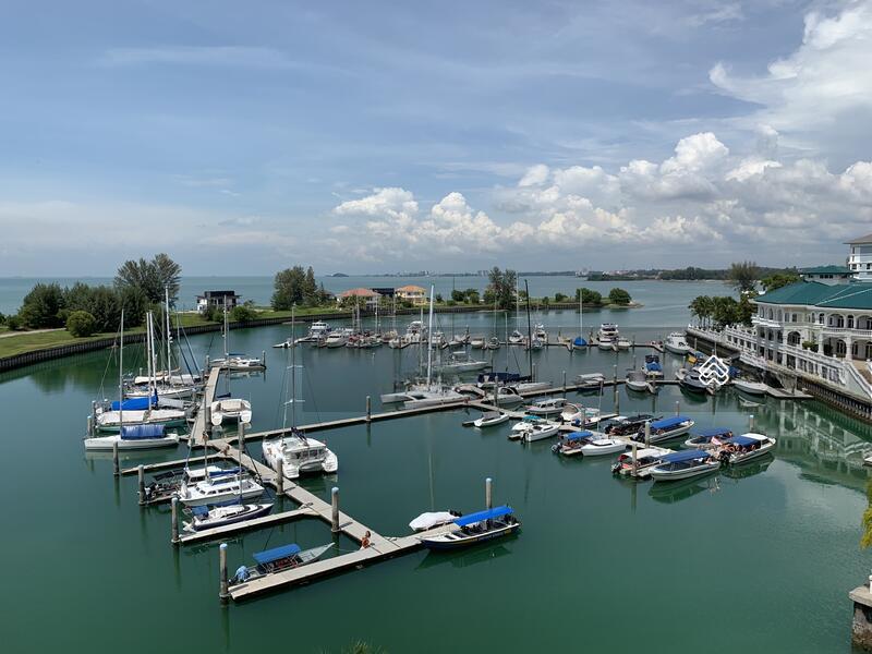 Marina crescent Admiral Cove - 1