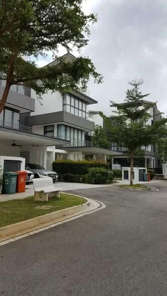 3 Storey Twinvilla Sera Presint 8 - 1