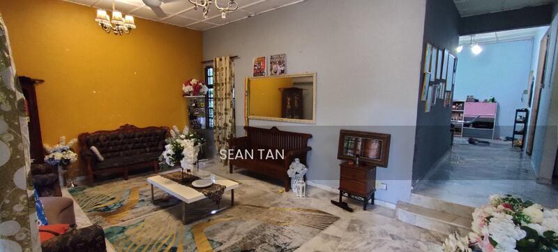 BUKIT BERUNTUNG BUNGALOW FOR SALE - 2