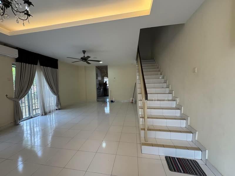 Taman Ixora - 3