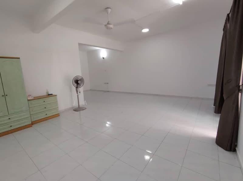 Batu Pahat Taman Bukit Perdana Double Storey Terrace House for sale - 2