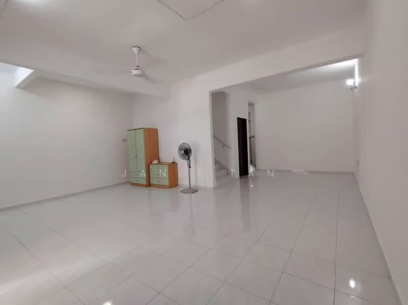 Batu Pahat Taman Bukit Perdana Double Storey Terrace House for sale - 1