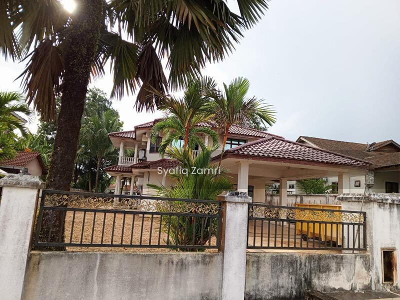 BUKIT ISTANA BANGLO 2 TINGKAT - 2